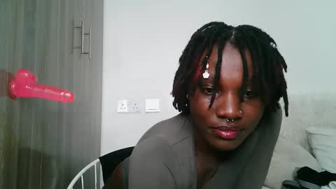 pretty online show from January 7, 11:24 am