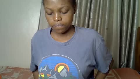 Snapshot of prettybabe02 chatting on October 8, 12:37 am SaraCattra online show from October 8, 12:37 am