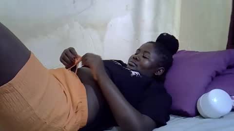 prettybooty1 online show from October 5, 8:19 am