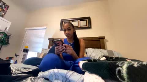 prettyfacefemale online show from February 10, 6:16 am