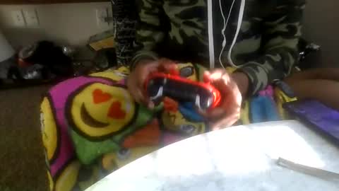 prettyma online show from December 19, 8:45 pm