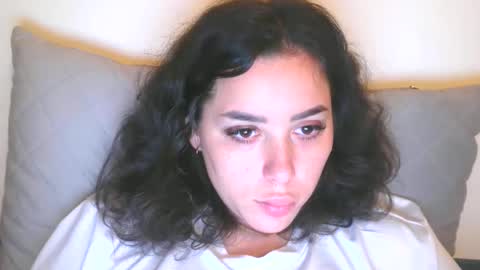 prettyjulliette online show from January 6, 6:11 pm