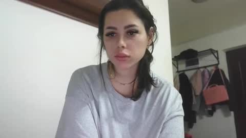 prettyjulliette online show from March 7, 6:59 pm