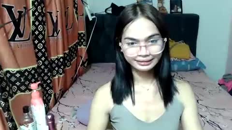prettykhelcy online show from June 14, 11:21 am
