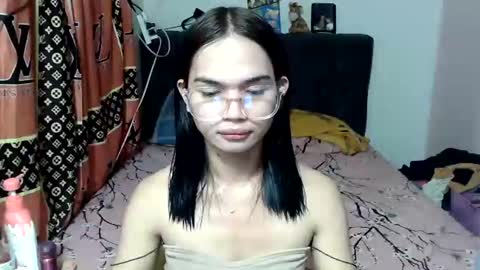 prettykhelcy online show from June 15, 11:54 am