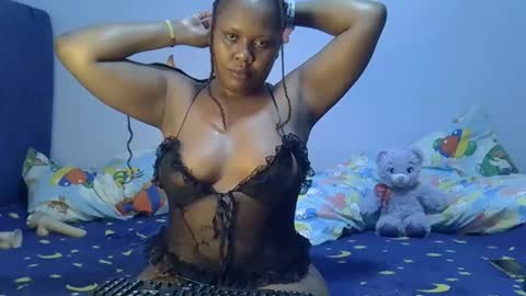 prettymel1 online show from May 18, 7:09 pm