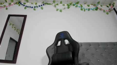 Laura  Onlyfans   40OFF online show from February 7, 12:20 pm