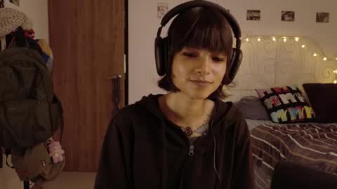 Juli online show from March 18, 2:05 am