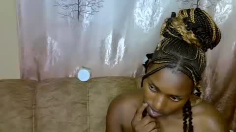 prettyshasha_ online show from October 12, 12:29 pm