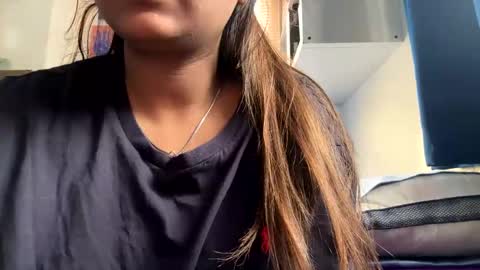 prettyyalisha online show from April 15, 2:28 pm