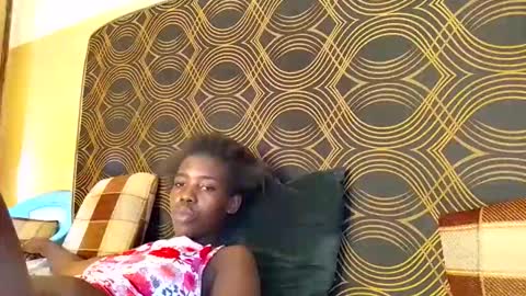 prettyzuzu online show from November 7, 1:28 pm