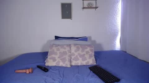 Emily online show from September 16, 4:37 pm