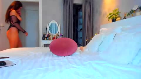 Snapshot of princess_haziel chatting on December 10, 2:39 pm Haziel -  online show from December 10, 2:39 pm