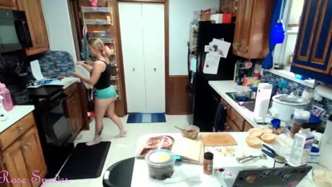 Snapshot of princess_rose_spades chatting on October 3, 3:06 pm Princess Rose online show from October 3, 3:06 pm