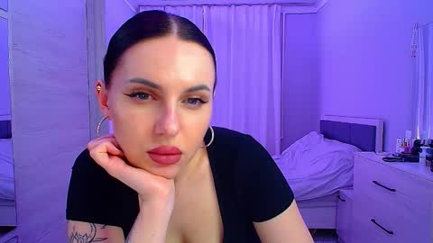 Julia online show from February 21, 3:57 pm