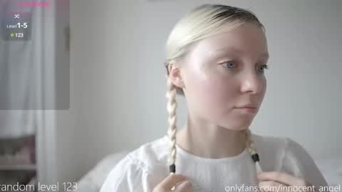 Snapshot of pureangeldolores chatting on February 26, 11:21 am i dont do shows for free. watching here silently and waiting for me to start showing you something for free is useless online show from February 26, 11:21 am