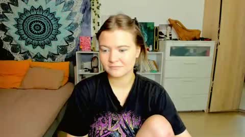 Miss Hanna online show from July 8, 5:04 pm