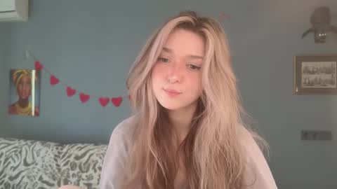 Bella online show from March 31, 5:40 am