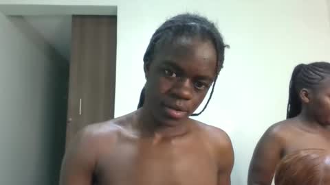 purple_honey1 online show from May 7, 3:27 pm