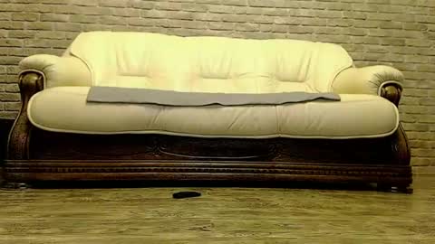 Snapshot of pussymaze chatting on December 20, 7:44 am Vesper online show from December 20, 7:44 am