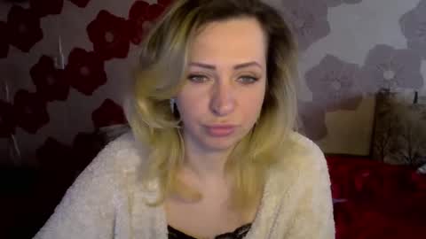 Snapshot of queen_daenerys chatting on February 22, 12:51 pm Queen Daenerys online show from February 22, 12:51 pm