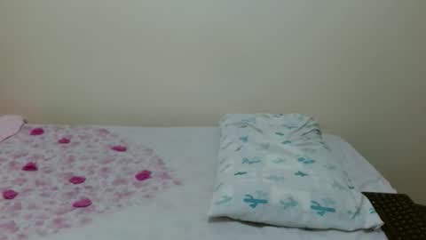 queen ema online show from November 24, 5:42 am