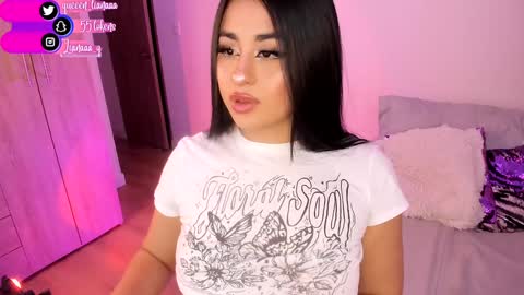 Snapshot of queen_liana chatting on January 15, 5:29 am Liana online show from January 15, 5:29 am