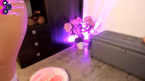 Snapshot of queen_liana chatting on September 22, 8:13 am Liana online show from September 22, 8:13 am