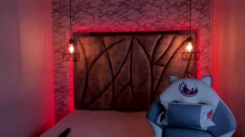   online show from February 8, 12:06 pm