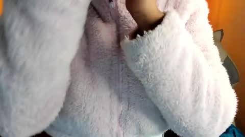   online show from March 5, 12:11 pm