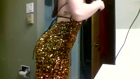 queenbee6269 online show from January 1, 12:43 am