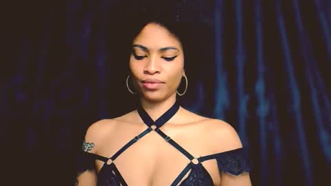 Sweet Goddess online show from November 15, 8:15 am