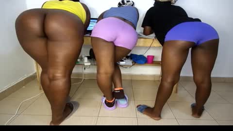 Nina online show from March 11, 7:38 pm