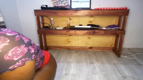 Nina online show from November 17, 8:53 pm