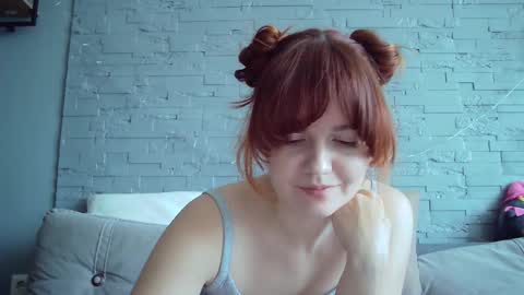 QueenOfModels online show from March 5, 8:21 am