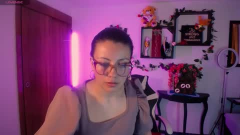 queenrose94 online show from February 13, 2:19 pm