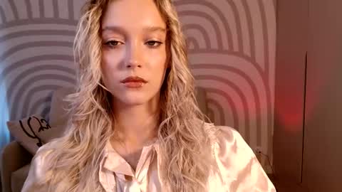 Serena XoXo online show from August 9, 1:26 pm