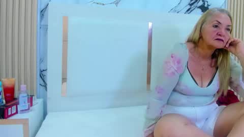 queenstarhyl online show from February 11, 3:30 am