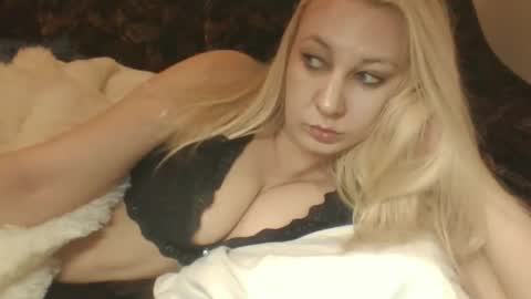 qwertyui online show from December 18, 10:47 pm