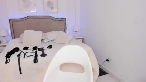 RACHEL ES online show from March 29, 8:46 am