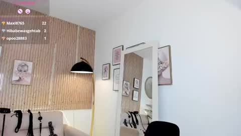 RACHEL ES online show from December 21, 9:13 am