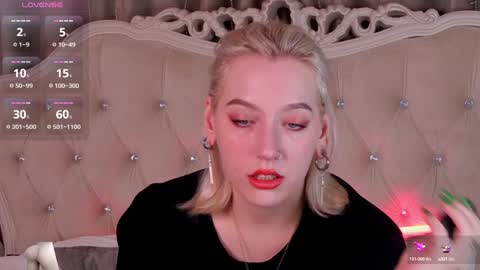 Snapshot of rachelcart chatting on December 10, 4:02 am RachelCart online show from December 10, 4:02 am