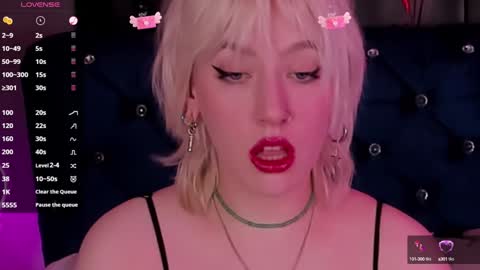 Snapshot of rachelcart chatting on February 1, 4:03 am RachelCart online show from February 1, 4:03 am