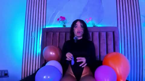 Snapshot of rachell_grey_ chatting on October 22, 3:11 am Rachel online show from October 22, 3:11 am
