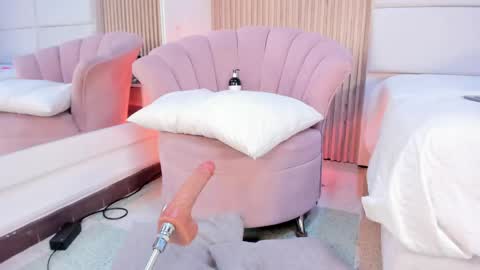 rachell_queenn1 online show from May 12, 4:13 pm
