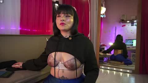 rachellk online show from July 2, 8:42 am