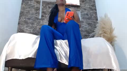 raichellcooper1 online show from September 22, 5:11 pm