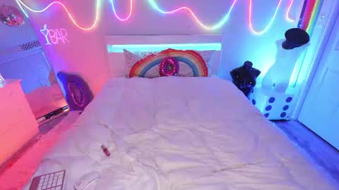 Mary Rainz online show from July 19, 5:42 am