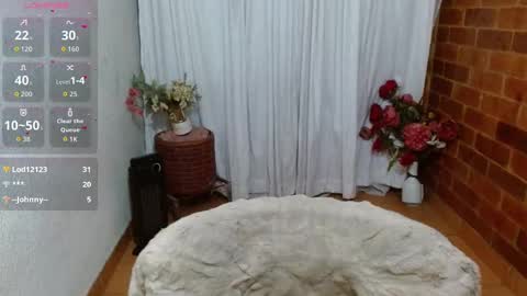 Snapshot of raquel_gh chatting on September 19, 12:20 am Raquel online show from September 19, 12:20 am