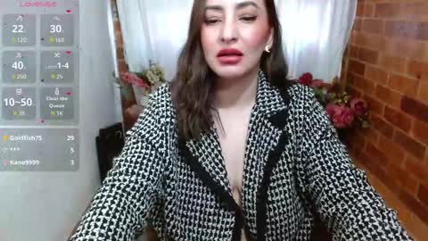 Snapshot of raquel_gh chatting on October 4, 9:52 pm Raquel online show from October 4, 9:52 pm